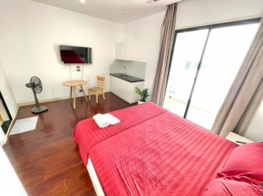 67132 Cozy studio close Ho Tay balcony full sunlight